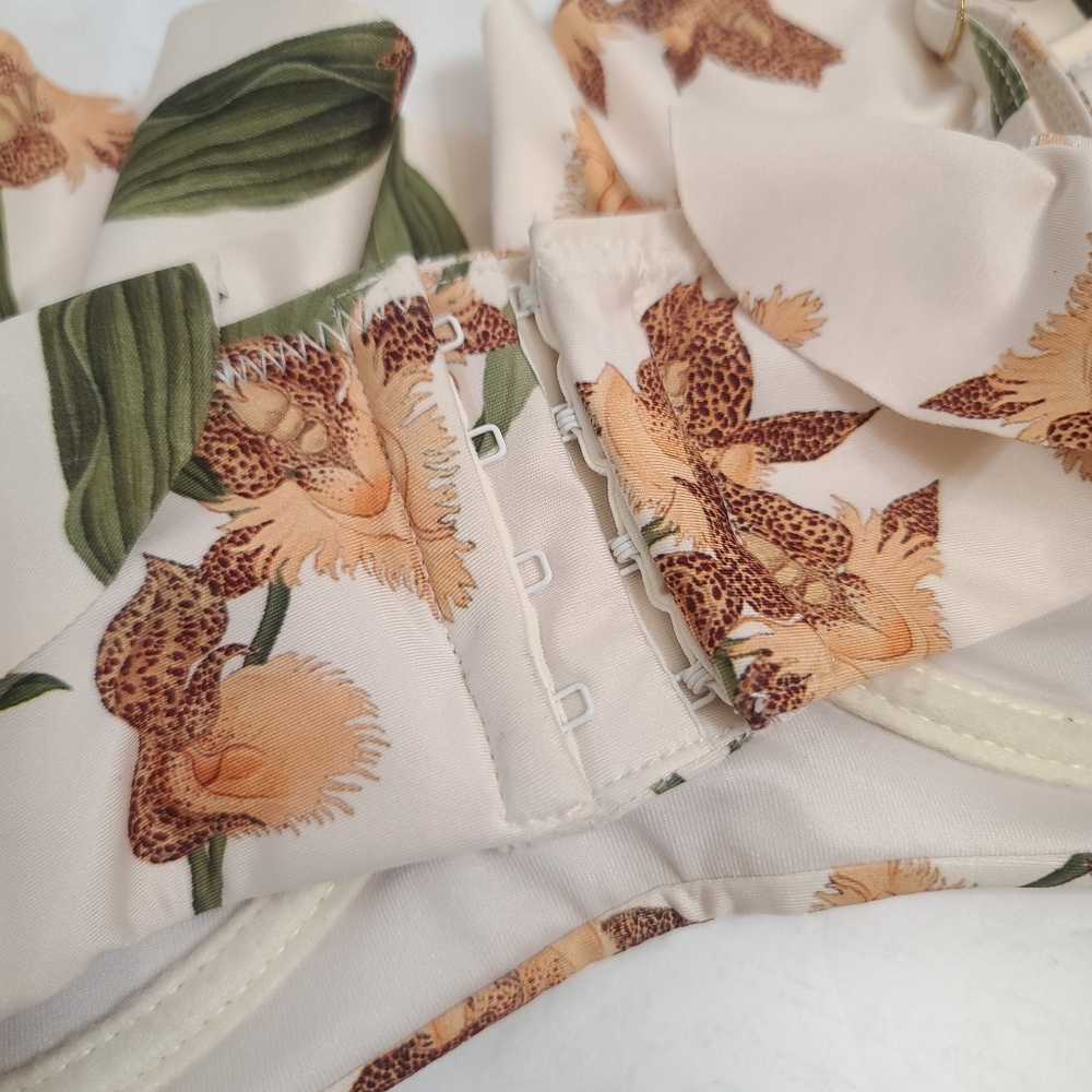 Agua Bendita Floral Ruffle Bikini Top - Picture 4 of 6